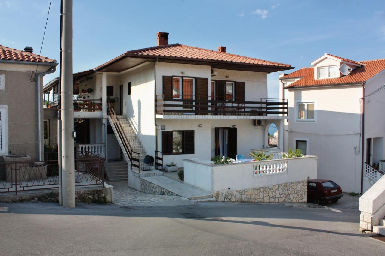 Apartments And Rooms With Parking Space Vrbnik, Krk - 5301 Exterior foto
